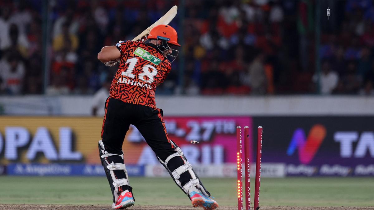 2025 04 23T154105Z 1585815597 UP1EL4N17KFA2 RTRMADP 3 CRICKET IPL SRH MI